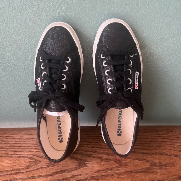 Superga Rare Metallic Black Sneaker Only Worn Once Women's Size 7 - Picture 4 of 8